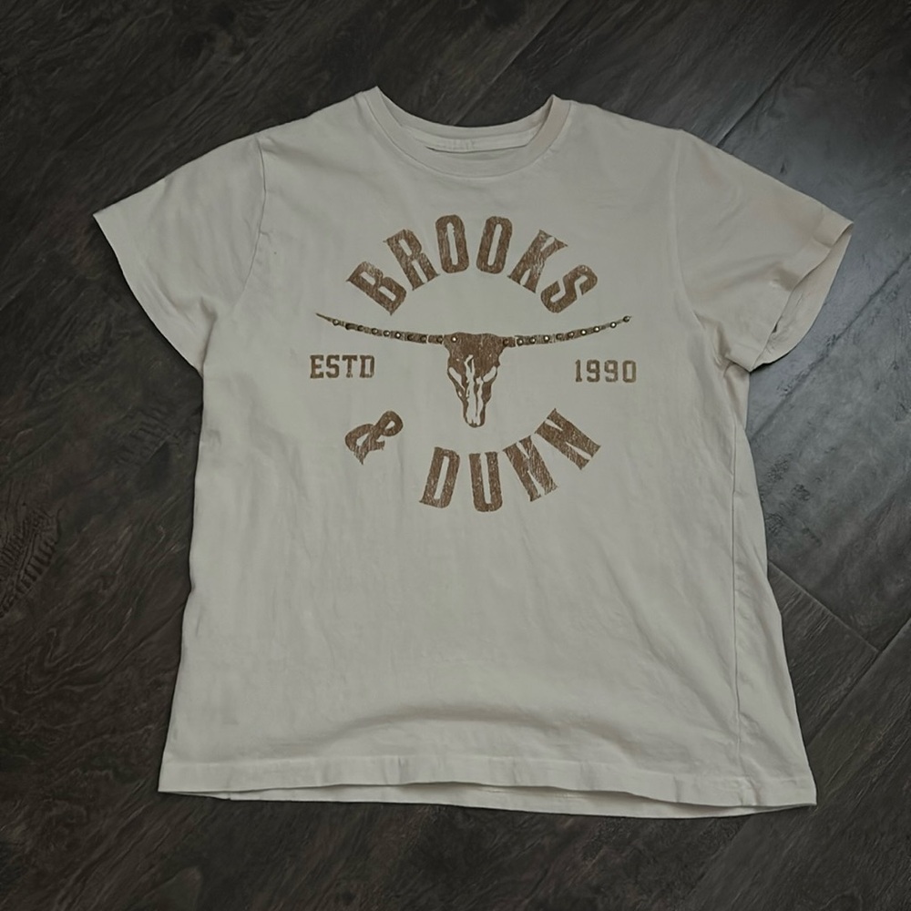 Tillys graphic tee